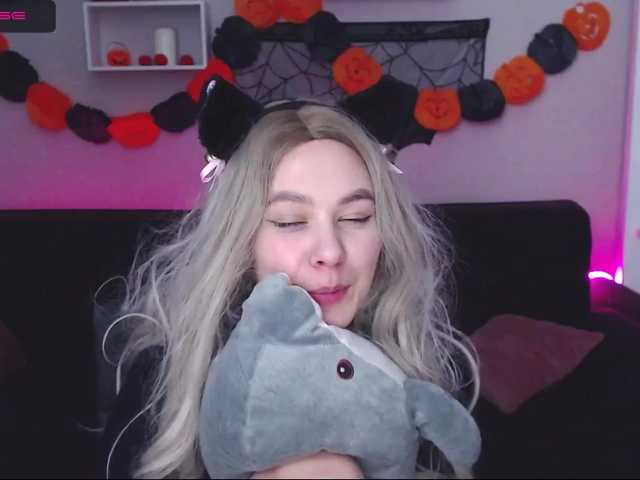 Zrzuty ekranu transmisji AmyMartinez