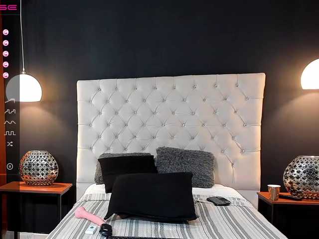 Zrzuty ekranu transmisji AmyRosse1