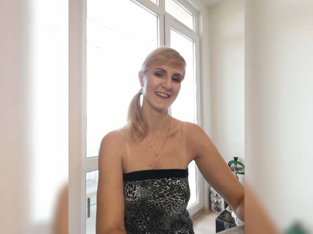 Zdjęcia Besenok05 Hello everyone, I'm Nastya. You please me, I will please you)). Lovens from 2tkn, strongest vibration 110tkn. Don't forget to put love, it's free. Dildo in private or group