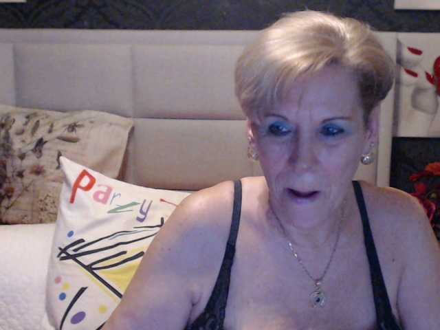 Zdjęcia ANGELGRANNY welcom guys..pm..50 tk..pussy or ass..100..tits or feet..50..let s have fun