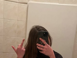 Erotyczny czat wideo anirie_findom