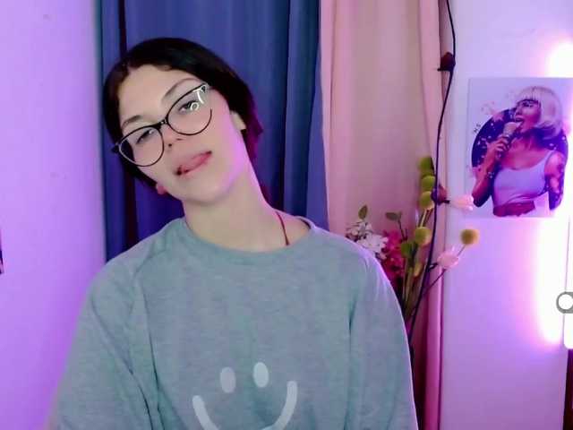 Zrzuty ekranu transmisji canela_love