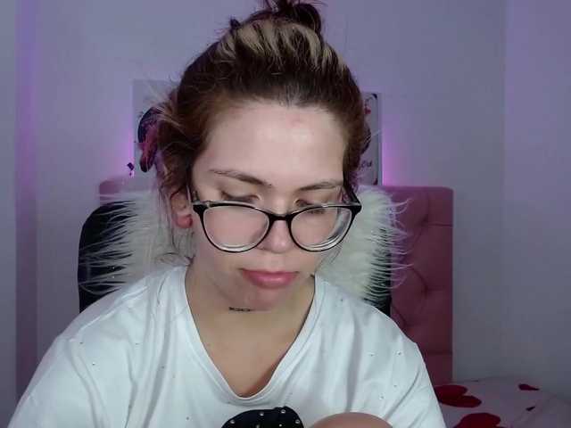 Zrzuty ekranu transmisji canela_love