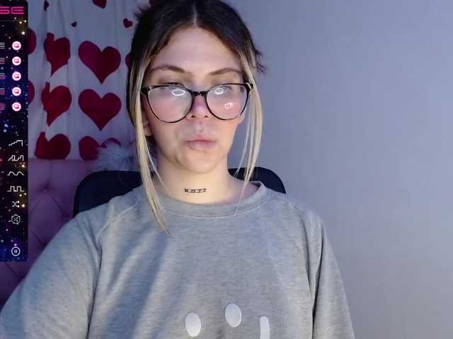 Zrzuty ekranu transmisji canela_love