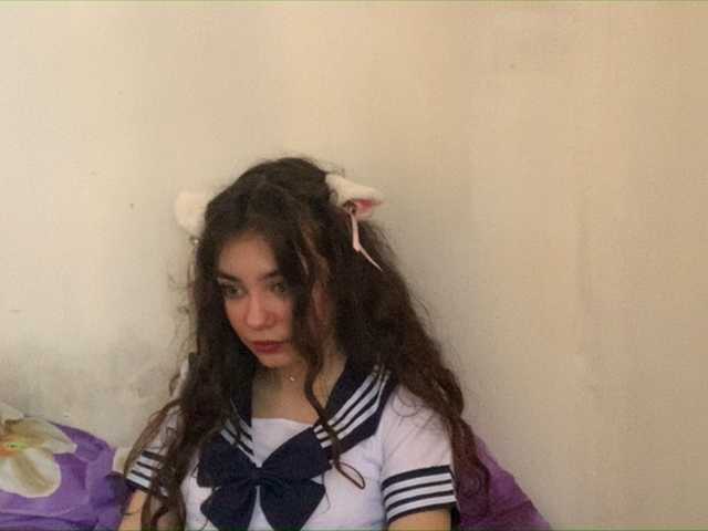 Zrzuty ekranu transmisji AnnaCow13