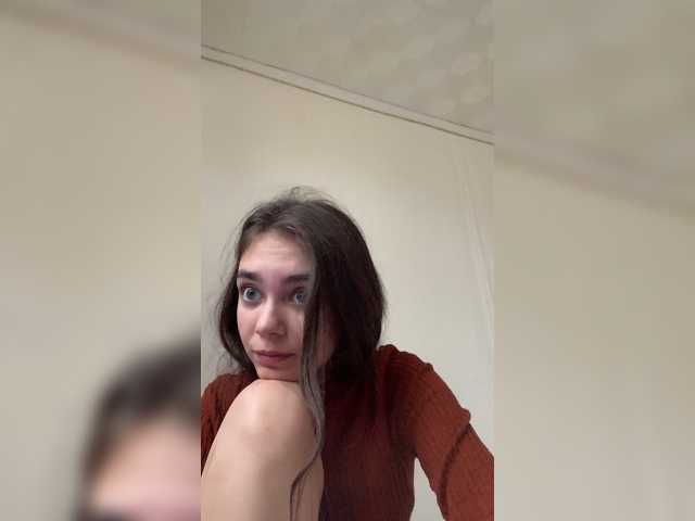 Zrzuty ekranu transmisji AnnaCow13