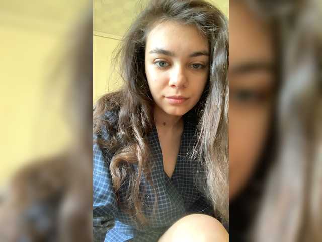 Zrzuty ekranu transmisji AnnaCow13