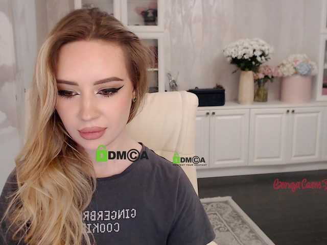Zrzuty ekranu transmisji AnnaPoppy