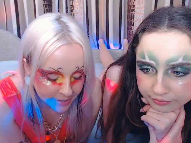 Zdjęcia AnnaSuzette ❤️Welcome! We are Jally and Melina ❤️guys do so to see a lot of interesting❤️ we have toys!! lovense activ!!!