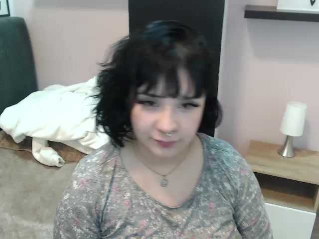Zdjęcia annie-villa IT'S MY FIRST TIME HERE COME AND PLAY WITH ME, I LIKE THE COMPANY