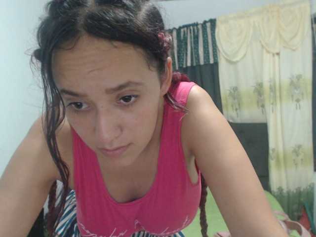 Zrzuty ekranu transmisji annieclark