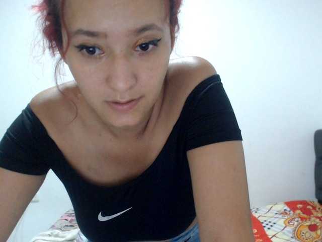 Zrzuty ekranu transmisji annieclark