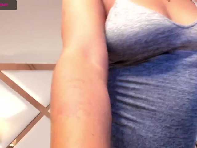 Zrzuty ekranu transmisji AnniieRojas