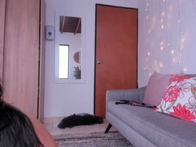 Zrzuty ekranu transmisji AntonelaBella