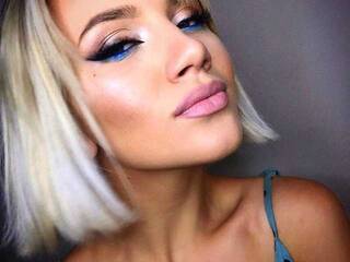 Erotyczny czat wideo AprilJuicy