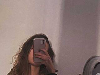 Erotyczny czat wideo AriellaFerr00