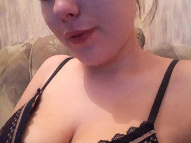 Zrzuty ekranu transmisji Virgin_pussy