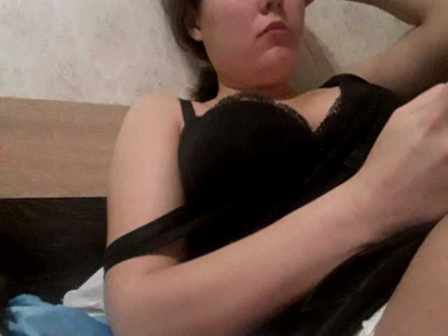 Zrzuty ekranu transmisji Virgin_pussy