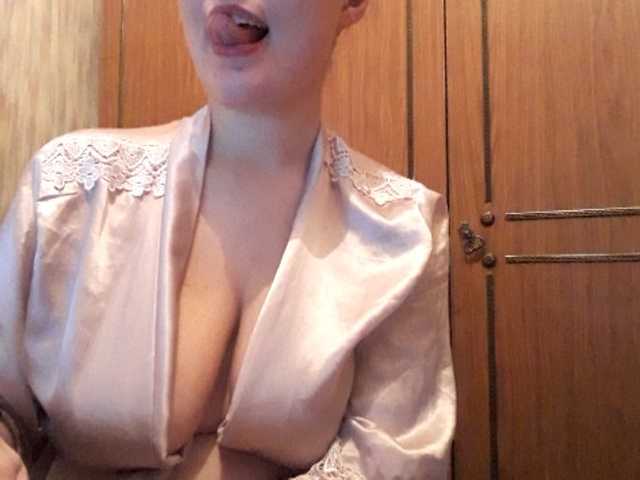 Zrzuty ekranu transmisji Virgin_pussy