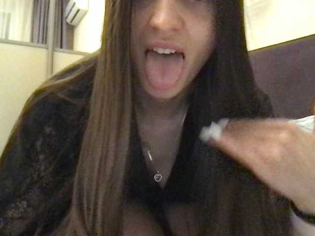 Zrzuty ekranu transmisji NICOLL_KISS_ME