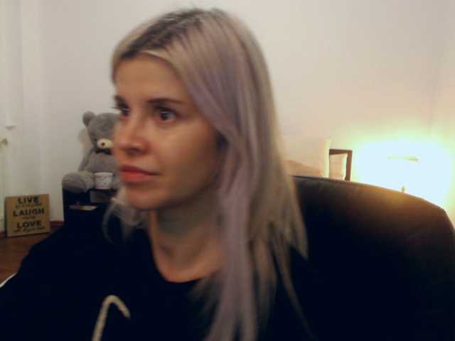 Zrzuty ekranu transmisji AryaJolie