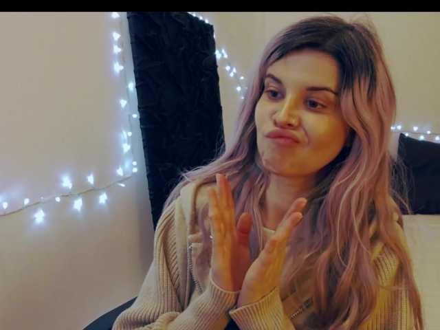 Zrzuty ekranu transmisji AryaJolie