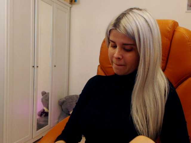 Zdjęcia AryaJolie TOPIC: Hey there guys!! Let's have some fun~ naked strip 444tks, more fun pvt is on, or spin the wheell 199 or 599tks,kisses:*:*~