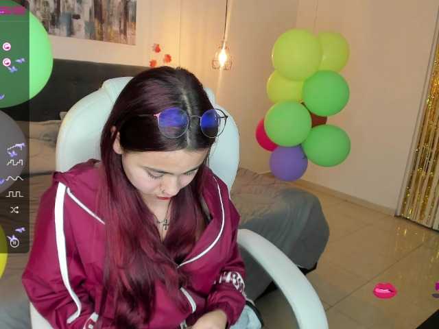 Zrzuty ekranu transmisji AshelyGirl