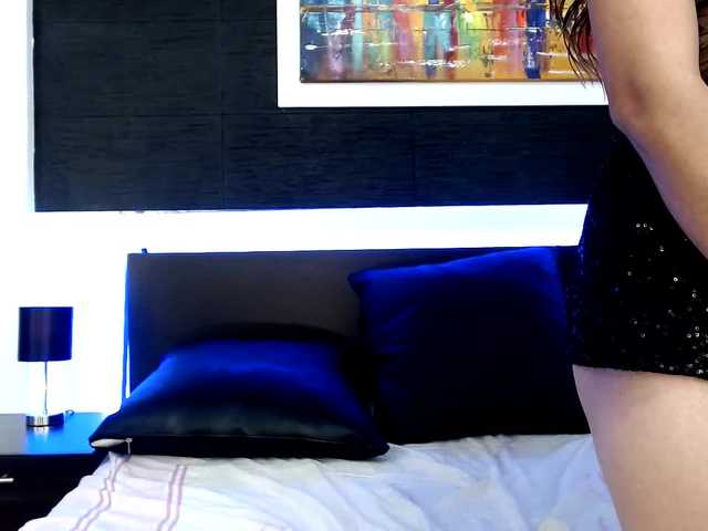 Zdjęcia Ashleyclarke my boyfriend is not at home, quick! come and fuck me! ♥ //at goal: fingering// every 20 tkns 3 hard spanks// ♥