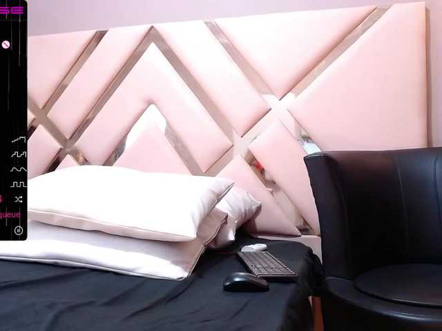 Zrzuty ekranu transmisji AshleyGrant1