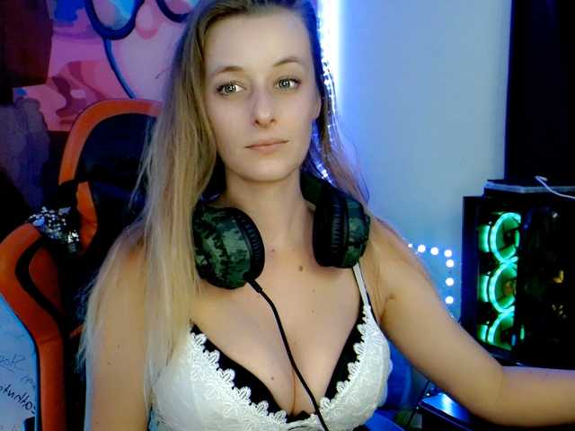 Zdjęcia AsiaGoesPro Hanging out!!! New uploads on OF! ~✨~ Your Fav Gamer E-girl Is Online!✨ (25) if you enjoy (25) ( Non nude Model ) |Cute-5| Booty flash-85 | Add friend-169 | Miss me-333 | Fav tip-1111 Help me WIN Queen ~~ Dress off Goal @remain