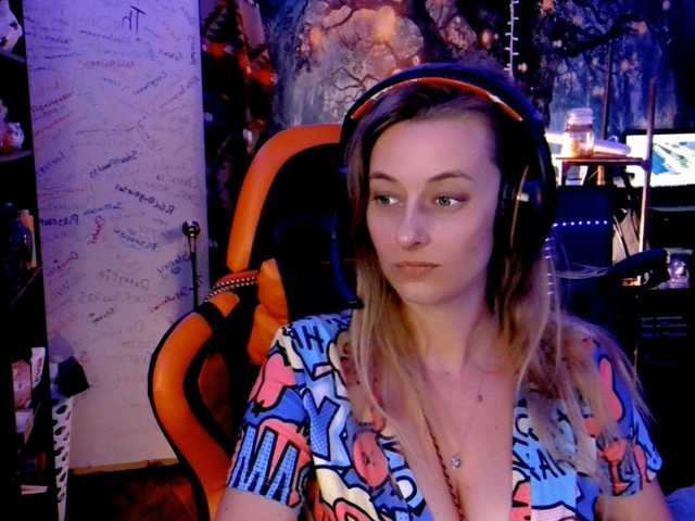 Zdjęcia AsiaGoesPro Hanging out!!! New uploads on OF! ~~ Gaming On Trovo ✨ 99 for follow back ~ Your Fav Gamer E-girl Is Online!✨ (25) if you enjoy (25) ( Non nude Model ) Help me WIN Queen @remain