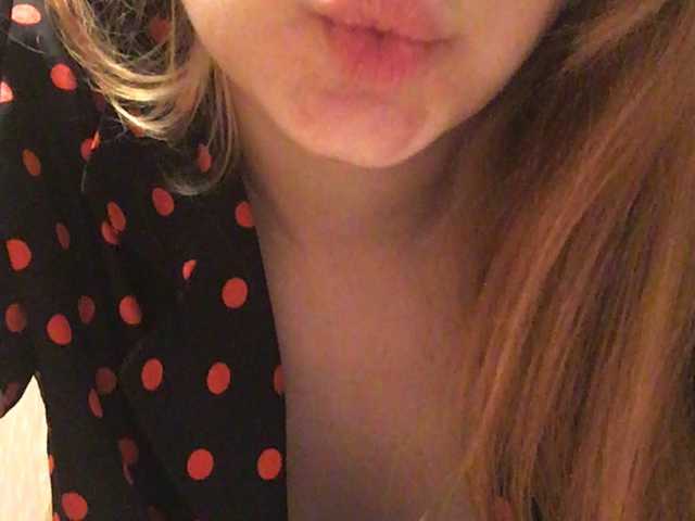 Zrzuty ekranu transmisji AsiaNiks