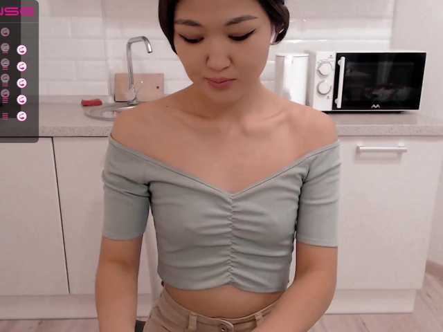 Zrzuty ekranu transmisji AsianMilly