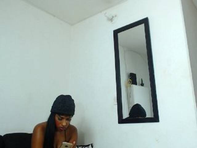 Zrzuty ekranu transmisji aslheyqueen