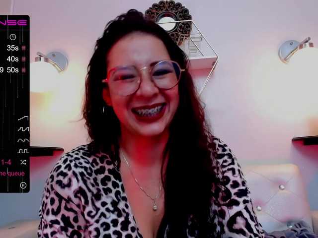 Zrzuty ekranu transmisji ateneaJade