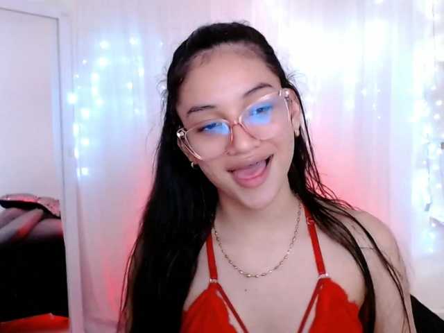 Zdjęcia Aurora-walker Hii guys , Be welcome. want to play with me?❤ Goal = Show tits and oil ❤