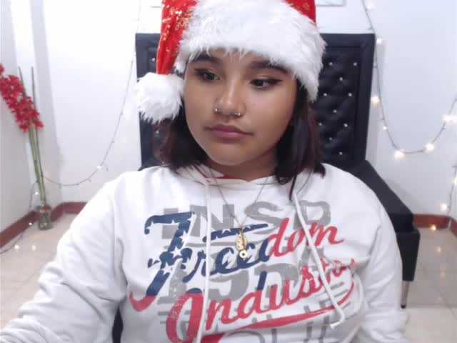 Zrzuty ekranu transmisji BabyAsianX0