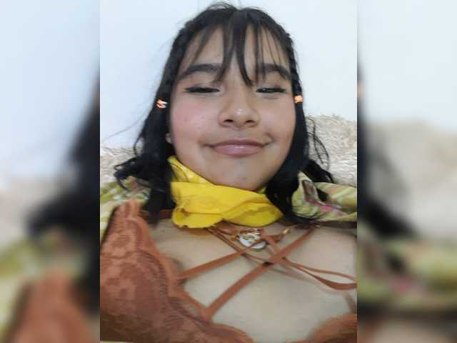 Zrzuty ekranu transmisji BabyAsianX0