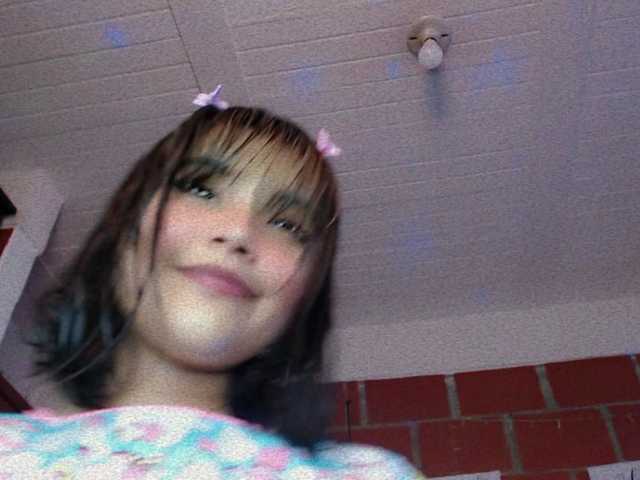 Zrzuty ekranu transmisji BabyAsianX0