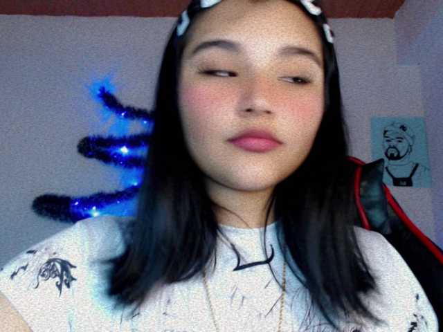 Zrzuty ekranu transmisji BabyAsianX0