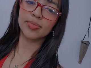 Erotyczny czat wideo Barelyhot11