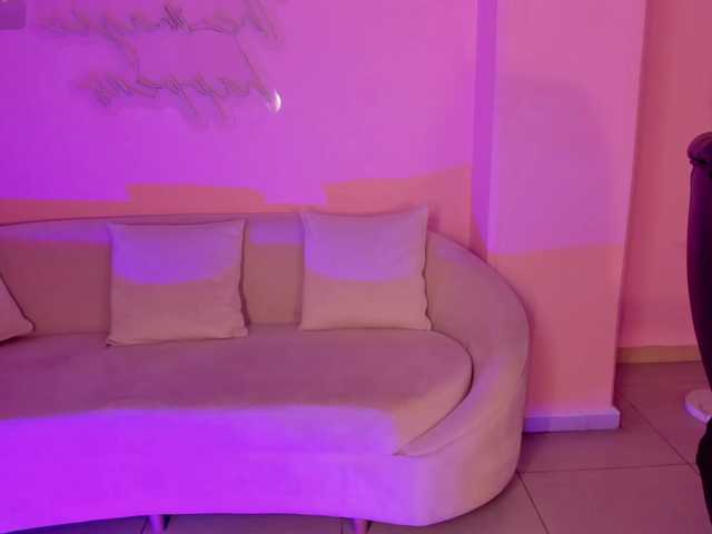 Zrzuty ekranu transmisji BeccaRoberts