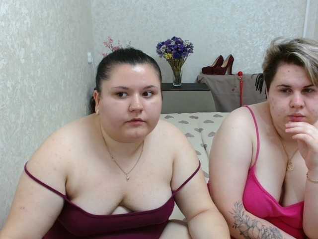 Zrzuty ekranu transmisji BeckyAndEllen