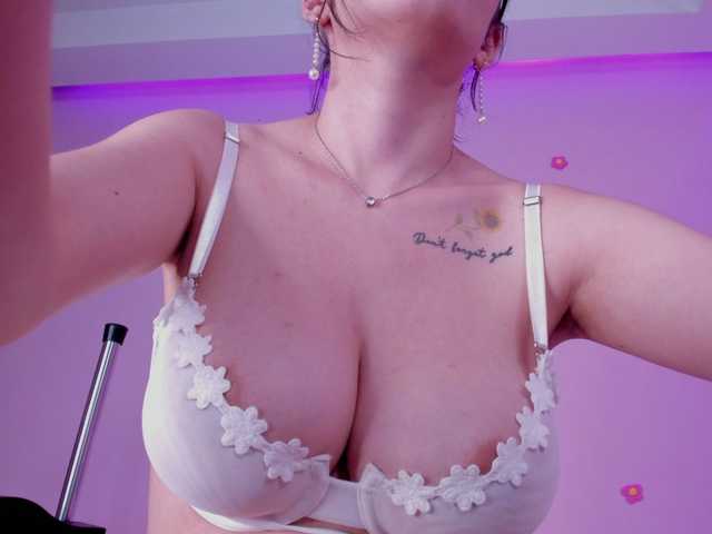 Zdjęcia bella-adams Hey! im so happy u be here with me ♥ let's have fun ♥ #latina #skinny #bigboobs #bigtits #bigass #squirt #blonde #cute