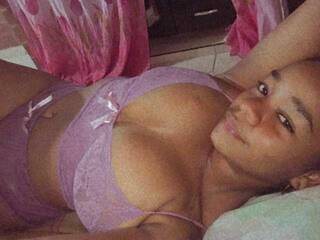 Erotyczny czat wideo BellaaTrix