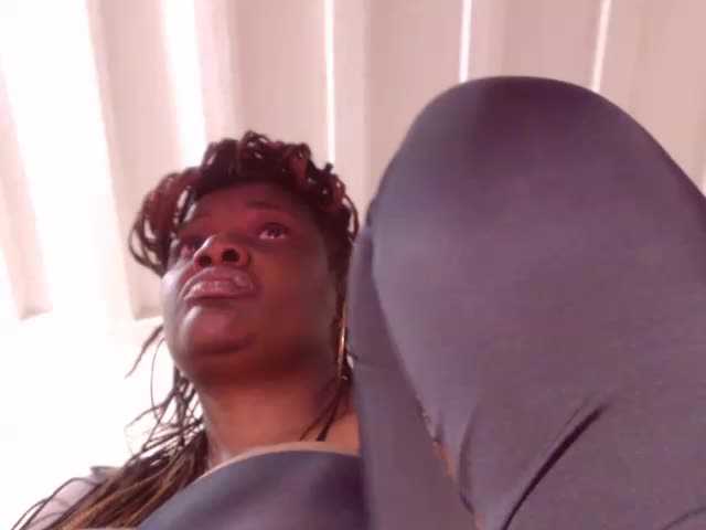 Zrzuty ekranu transmisji BigBustyBlack