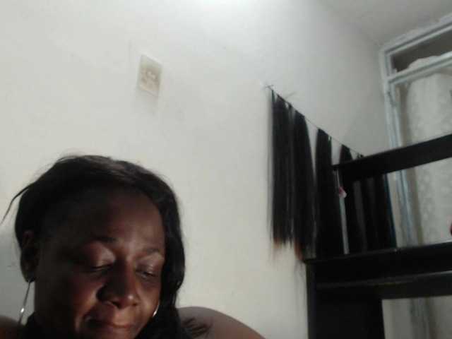 Zrzuty ekranu transmisji BigBustyBlack