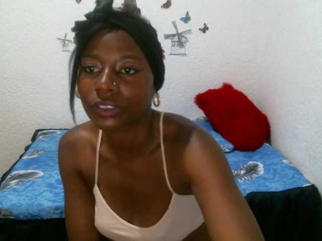 Zdjęcia Blackrosess15 Hi guys, today I'm horny, I want us to play for a while, if you want to talk with me, start with 2 tokens and we can talk about whatever you want, I get naked and masturbate120 token o pvt.500. (101500).