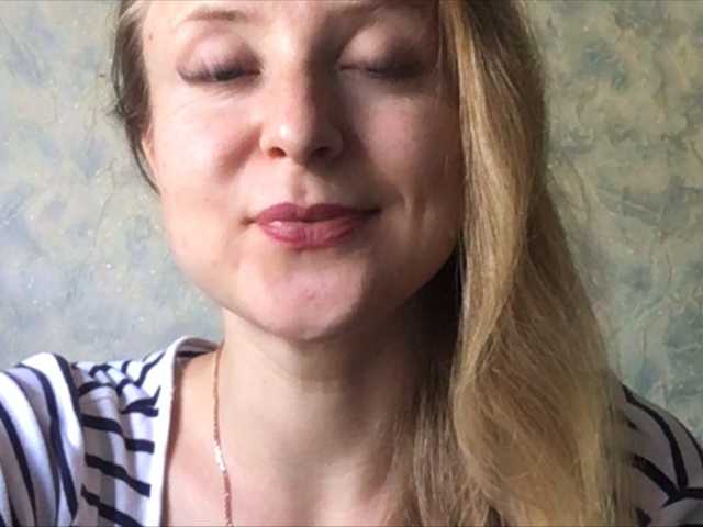 Zrzuty ekranu transmisji blonde-kisses